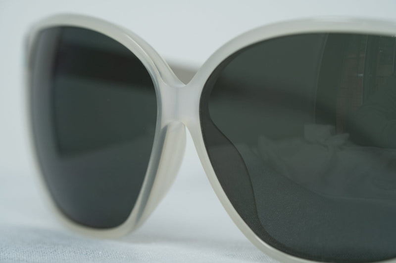 Oscar De La Renta Sunglasses Oversized White Enamel Arms and Green Lenses - ODLR21C6SUN - WatchPilot