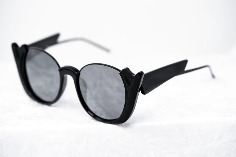 Prabal Gurung Sunglasses Female Round Black Category 3 Black Smoke Mirror Lenses PG24C2SUN - WatchPilot