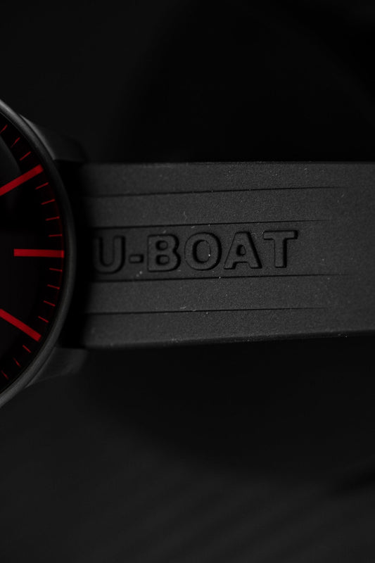 U-Boat Darkmoon 44 Red Steel - WatchPilot