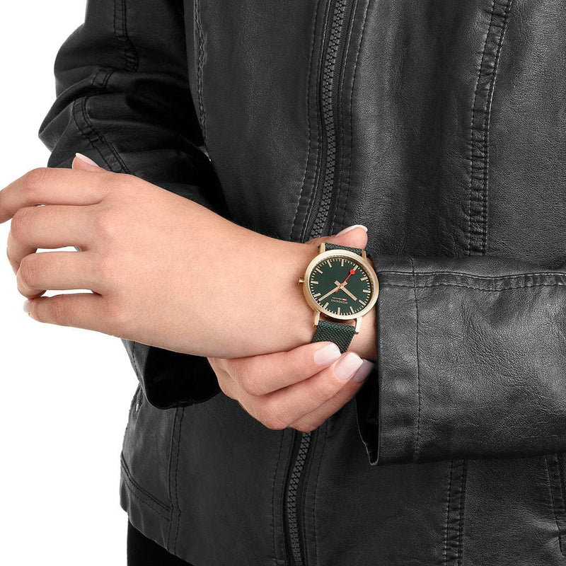 Analogue Watch - Mondaine Classic Unisex Green Watch A660.30314.60SBS